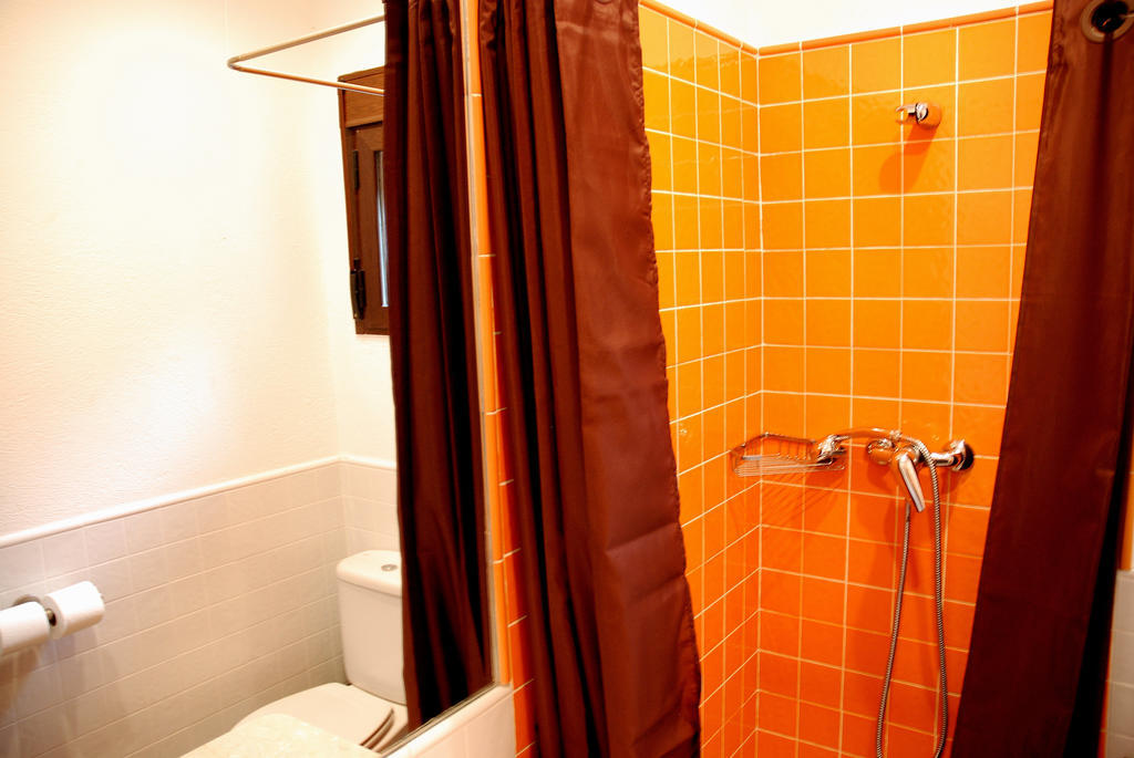 Hostal El Cardenillo マドリガル・デ・ラ・ベラ 部屋 写真