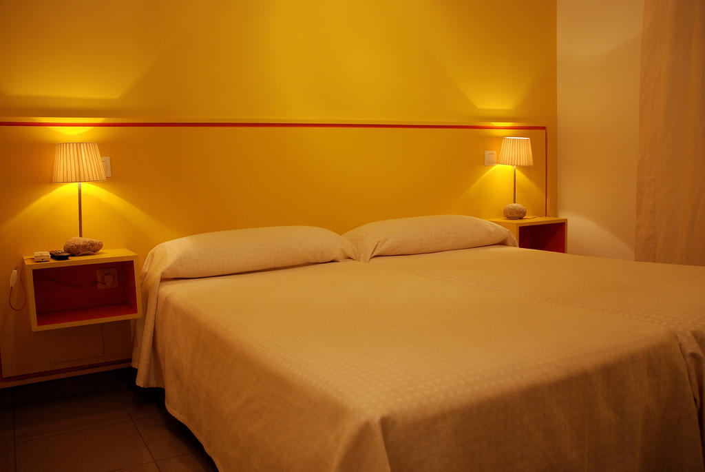 Hostal El Cardenillo マドリガル・デ・ラ・ベラ 部屋 写真